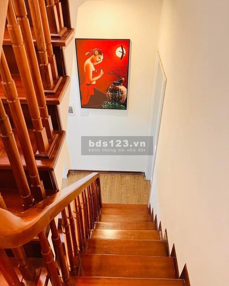 Bán Nhà Võng Thị Tây, Ba Bước Chân Ra Hồ Tây 45m², 5 Tầng Nhỉnh 5 Tỷ Đồng