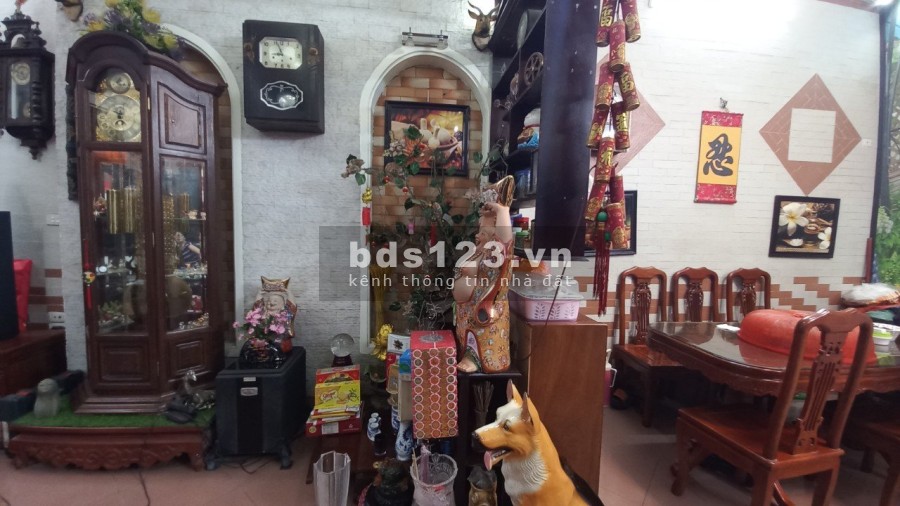 Bán nhà Ngọc Lâm lô góc ngõ thông ô tô đỗ cửa, 3 mặt thoáng, đầy đủ nội thất, DT 55m², MT 5,6m