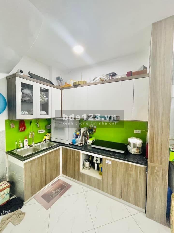 Bán nhà tặng nội thất Hoàng Mai nhà mới đẹp dtsd 30m2, mặt tiền 4m, giá tốt