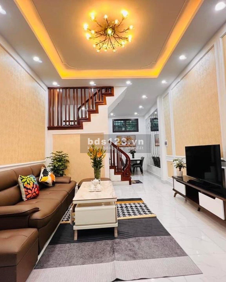 Bán Nhà Võng Thị Tây, Ba Bước Chân Ra Hồ Tây 45m², 5 Tầng Nhỉnh 5 Tỷ Đồng