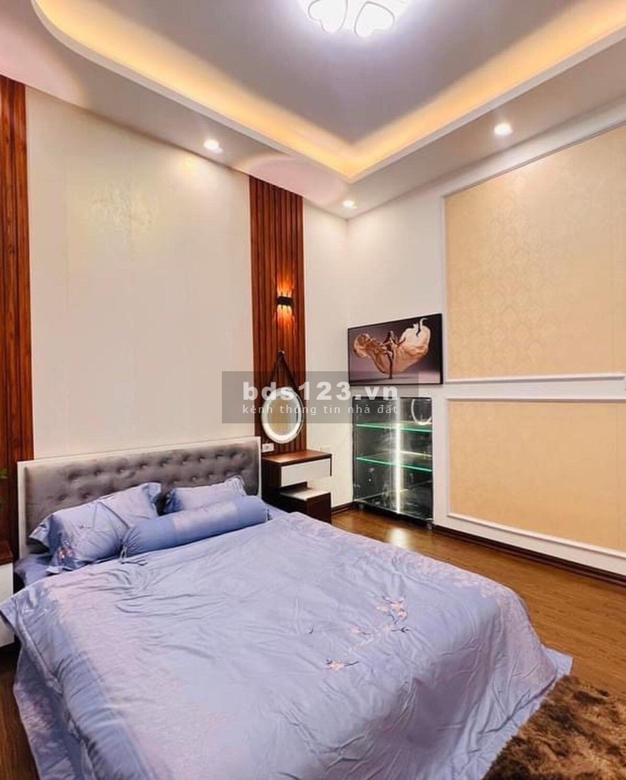 Bán Nhà Võng Thị Tây, Ba Bước Chân Ra Hồ Tây 45m², 5 Tầng Nhỉnh 5 Tỷ Đồng