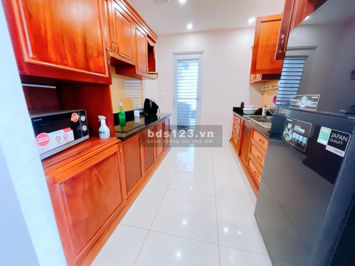 Bán CHCC The Prince Residence căn góc 3 phòng ngủ 110m2, full NT, giá 7.7 tỷ có sổ lh 0941797916 Nhi