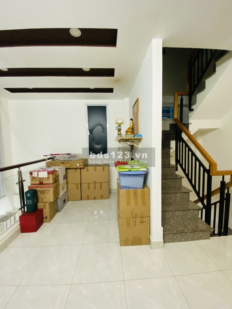 Bán nhà đường Tôn Thất Thuyết 5 tầng Quận 4 giá chỉ 4 tỷ đồng LH 0329736978