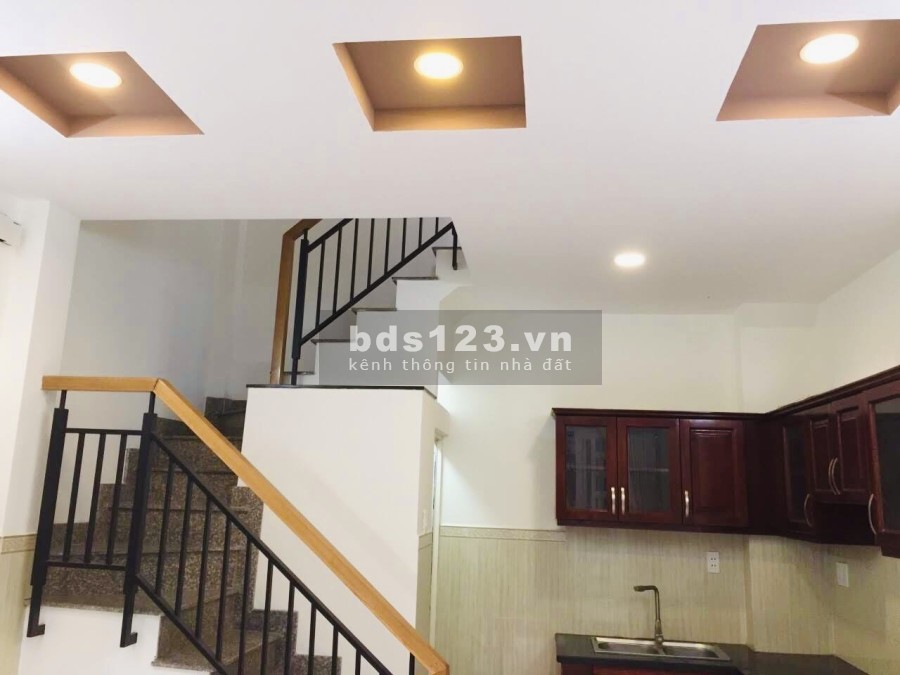 Bán nhà đường Tôn Thất Thuyết 5 tầng Quận 4 giá chỉ 4 tỷ đồng LH 0329736978