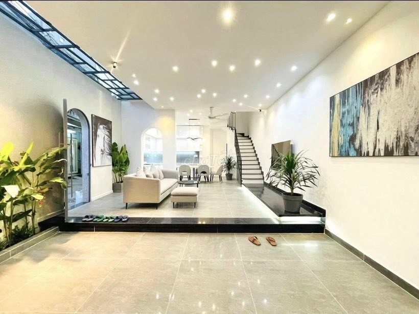 Nhà HXH đường Trần Quang Diệu, P14, Q3, DT 81,6m² Full bộ nội thất cao cấp giá chỉ hơn 9 tỷ đồng