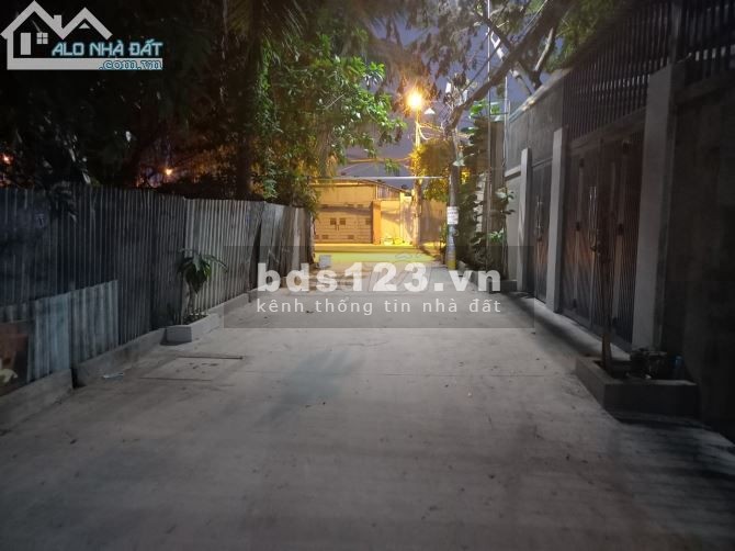 Bán nhà hẻm xe hơi gần đường Phạm Văn Đồng, Thủ Đức, giá 5,49 tỷ đồng, sổ hồng chính chủ