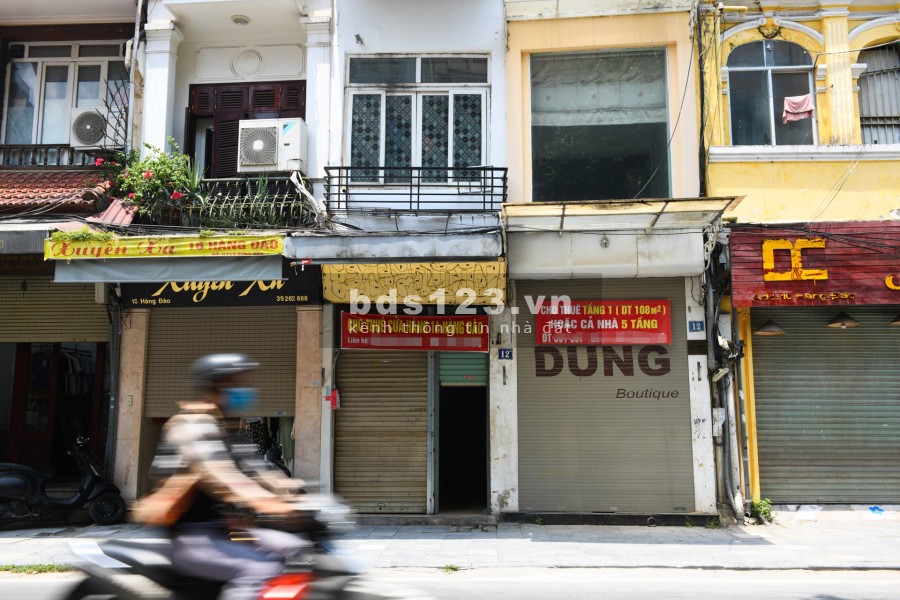 Cần bán nhà phố Hàng Gai, Hoàn Kiếm DTSD 15m², đúc 2 tầng, giá 2 tỷ đồng