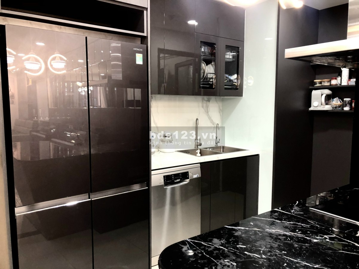 Bán căn hộ 2 phòng ngủ dt 87m2, nội thất cao cấp giá 7.3 tỷ, sổ sẵn