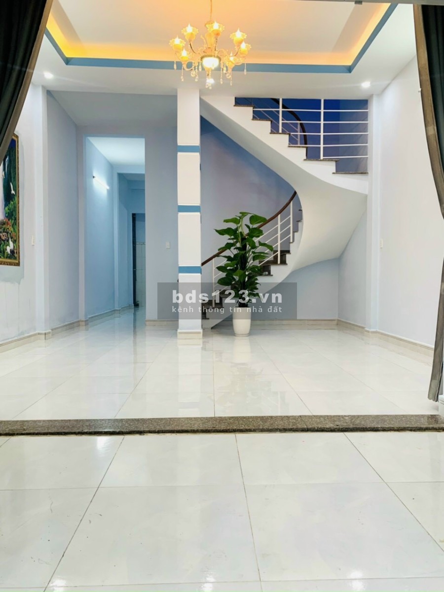 Cần bán gấp căn nhà cấp 4, đang cho thuê 5tr tháng, giá 1 tỷ 350 Tân Hiệp 18 Hóc Môn, HCM
