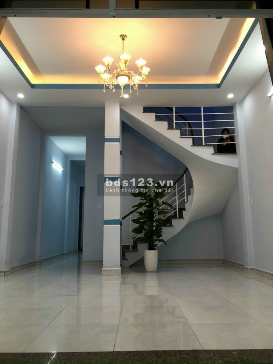 Cần bán gấp căn nhà cấp 4, đang cho thuê 5tr tháng, giá 1 tỷ 350 Tân Hiệp 18 Hóc Môn, HCM