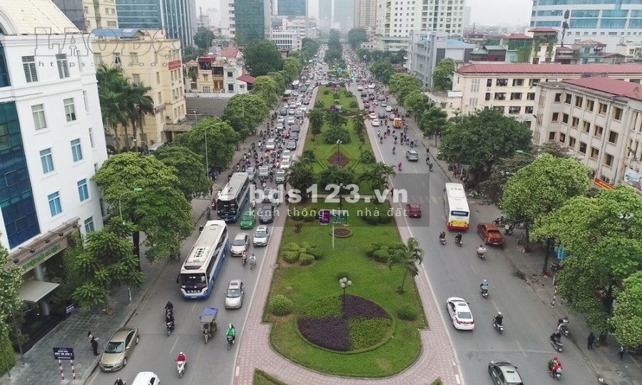 Mặt tiền 9,6m, MP Nguyễn Chí Thanh, 57 m2, vỉa hè khủng bố, 4 tầng KD, 25,5 tỷ