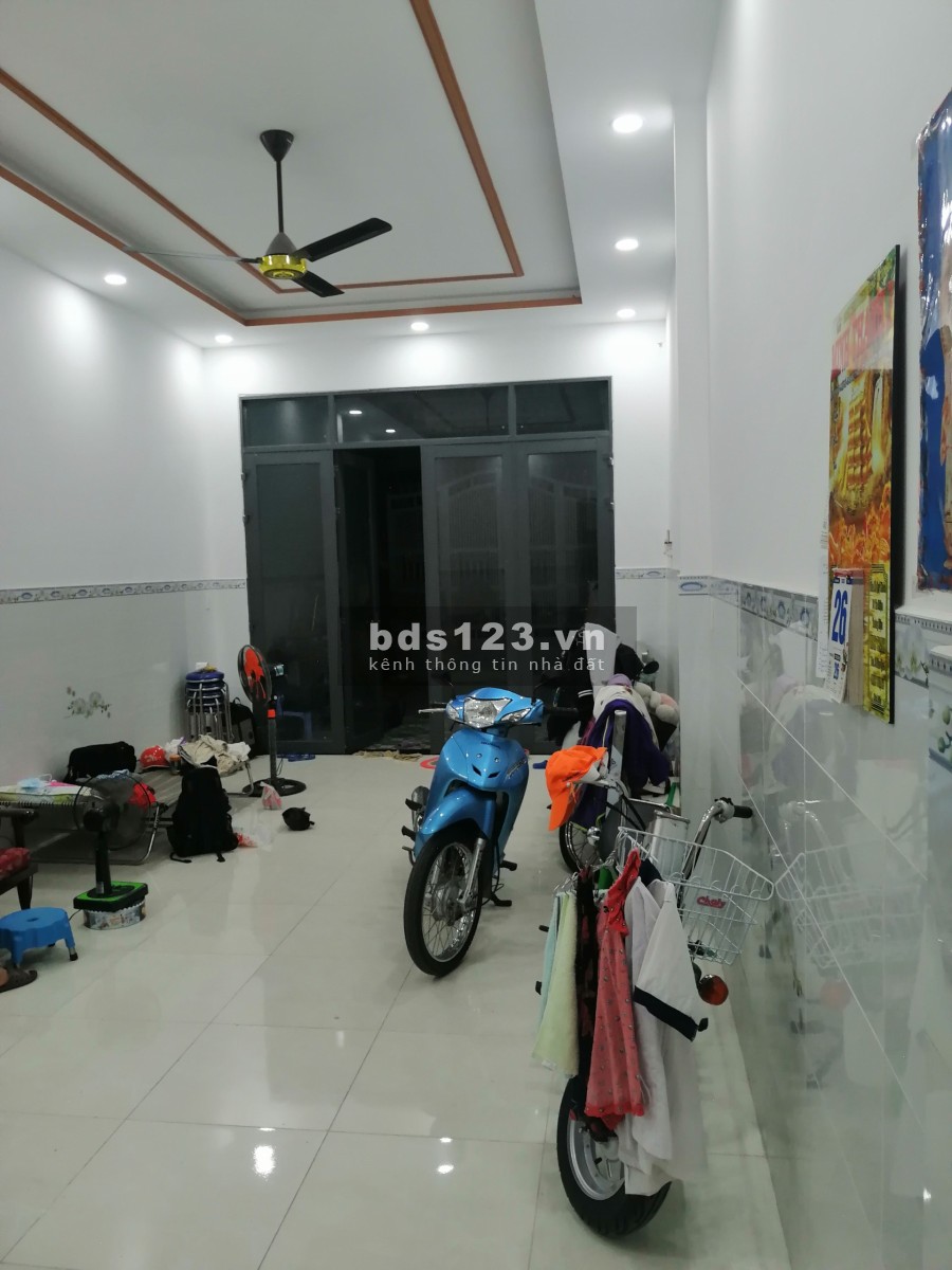 Mình Chính chủ Cần cho thuê gấp nhà 1 trêt 1 tầng lầu 4x20m, nhà mặt tiền đường lớn