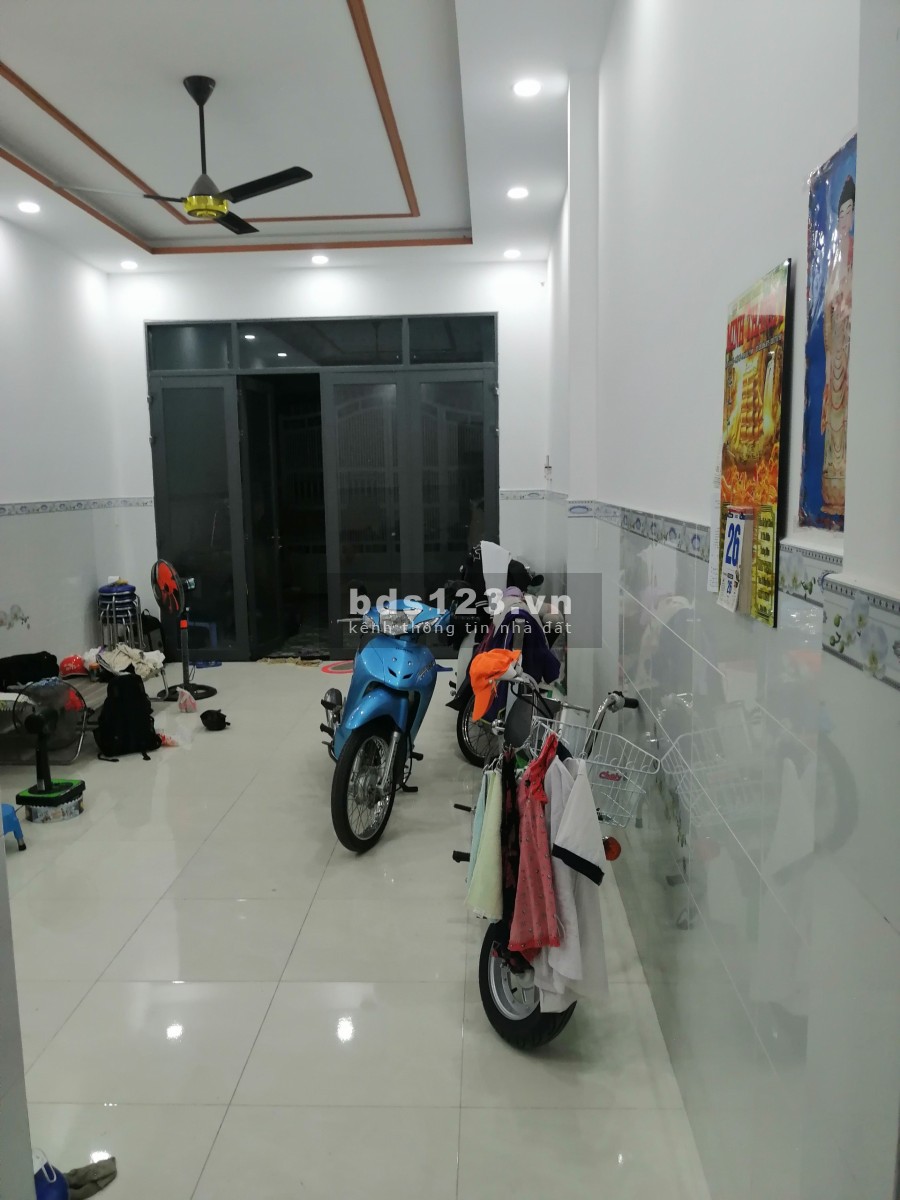 Mình Chính chủ Cần cho thuê gấp nhà 1 trêt 1 tầng lầu 4x20m, nhà mặt tiền đường lớn