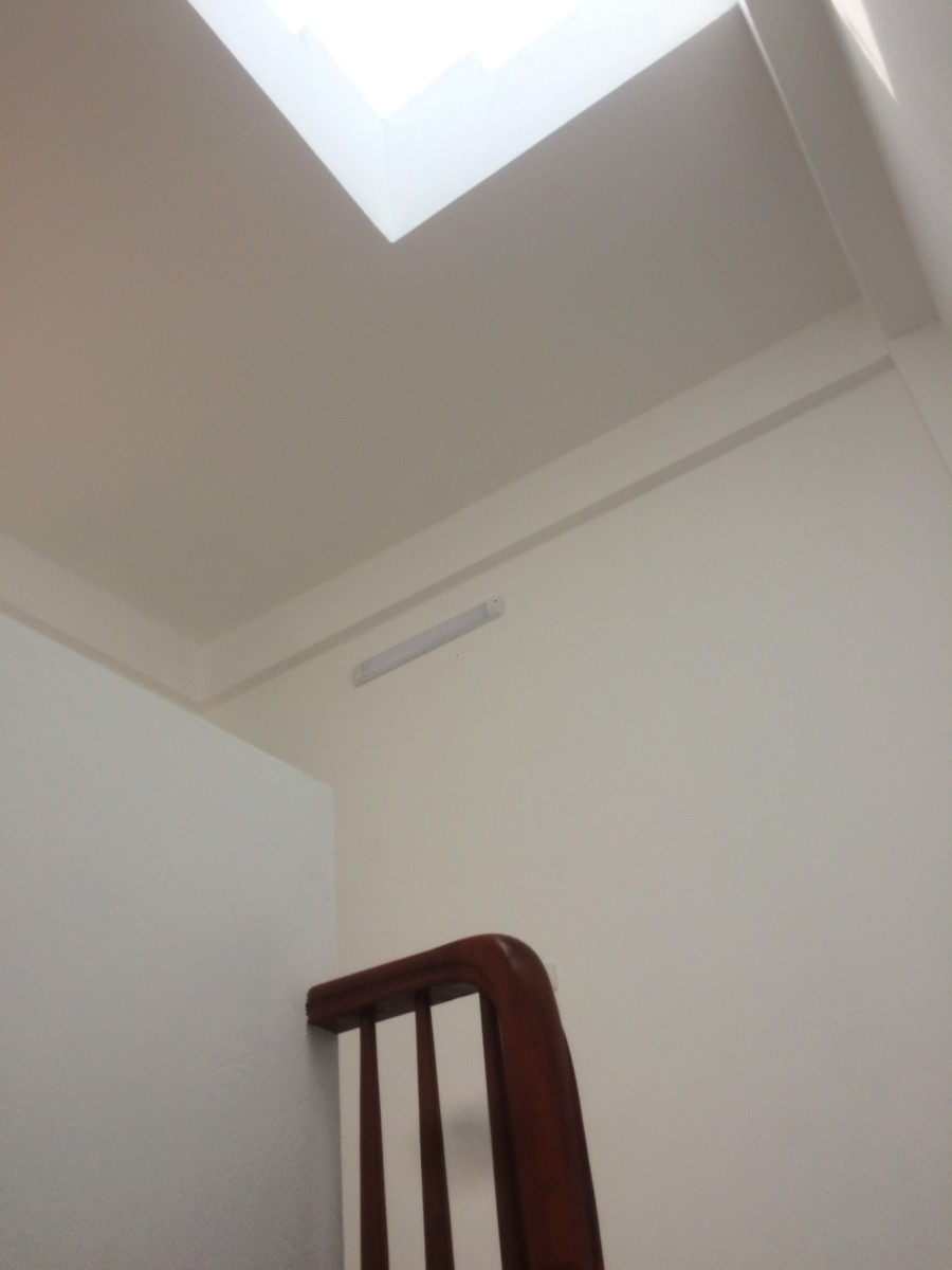 Nhà đẹp gần phố ở luôn gần chợ, trường, trạm ô tô đỗ cổng an sinh cực tốt