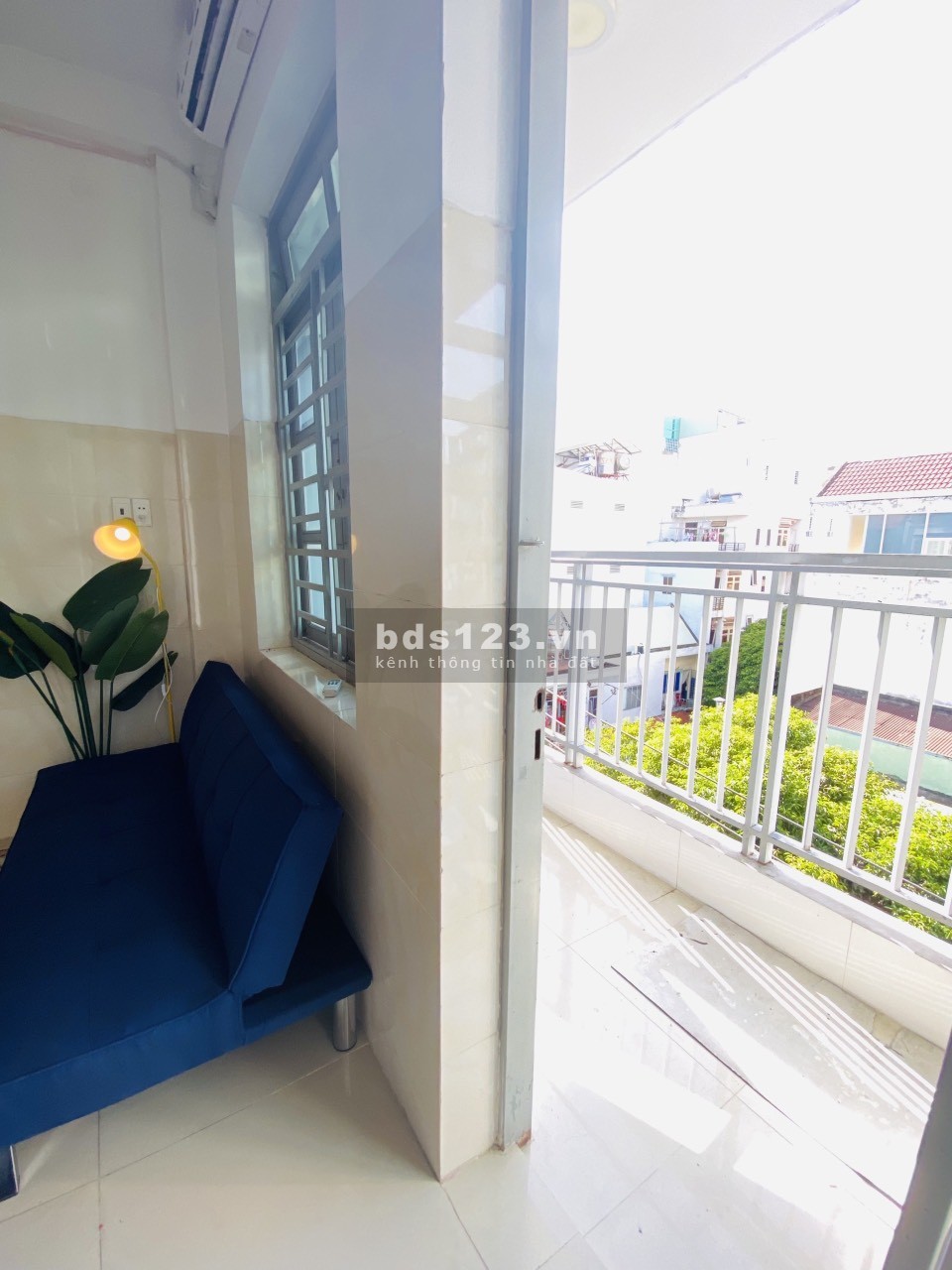 Phòng trọ ban công riêng cửa sổ ngoài trời VX Lăng Cha Cả chợ Hoàng Hoa Thám