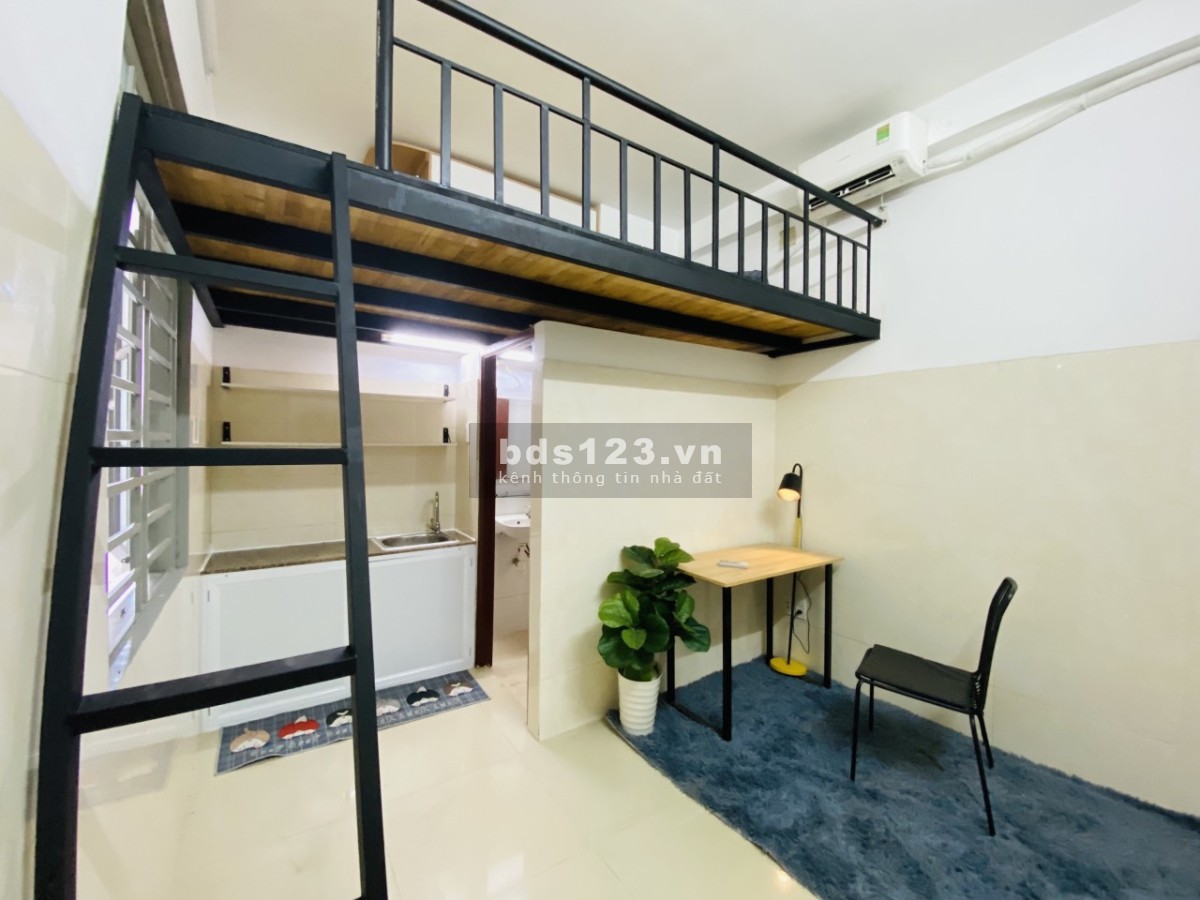 Phòng trọ ban công riêng cửa sổ ngoài trời VX Lăng Cha Cả chợ Hoàng Hoa Thám