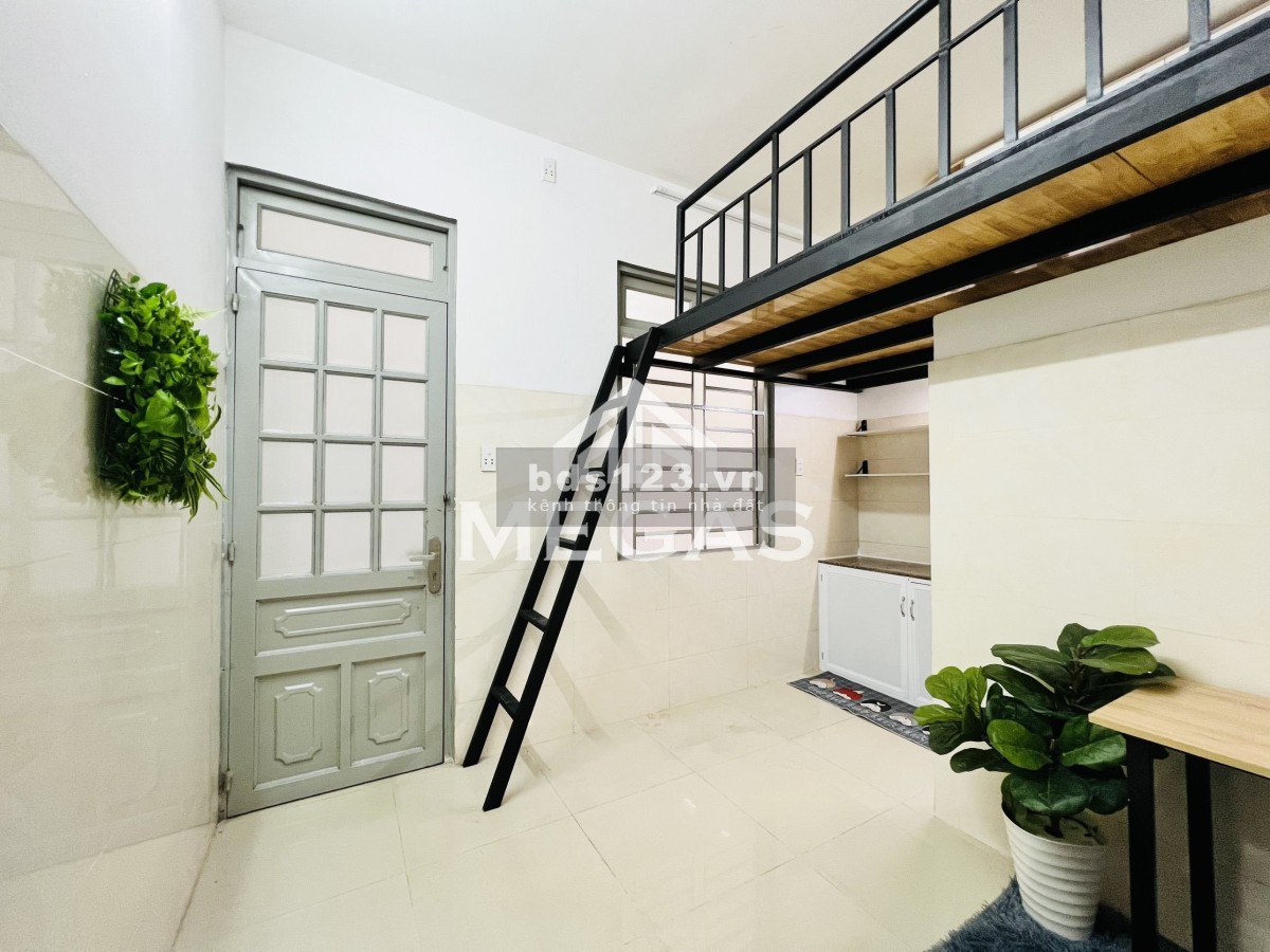 Phòng trọ ban công riêng cửa sổ ngoài trời VX Lăng Cha Cả chợ Hoàng Hoa Thám