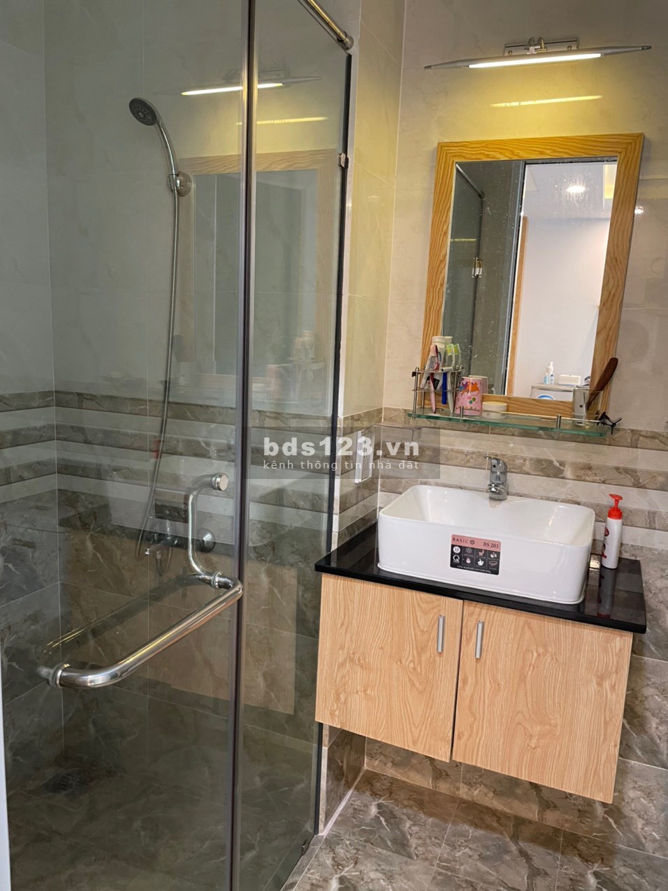 Bán căn hộ Tân Phú Richstar 2PN, giá 2 tỷ 4, Hướng Đông nam, HĐMB.