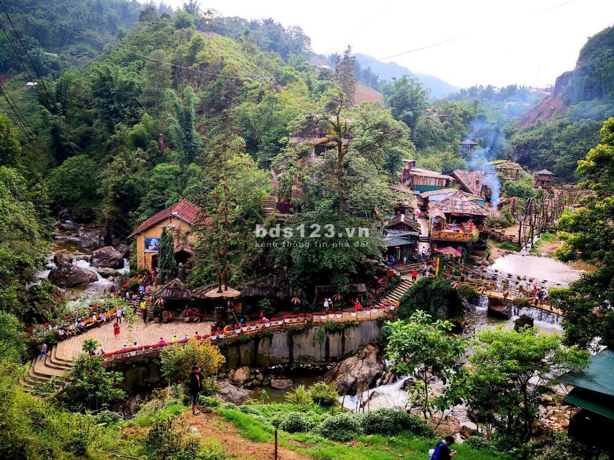 BÁN NHÀ HÀNG ( NHÀ SÀN 2 TẦNG ) BẢN CÁT CÁT SAPA