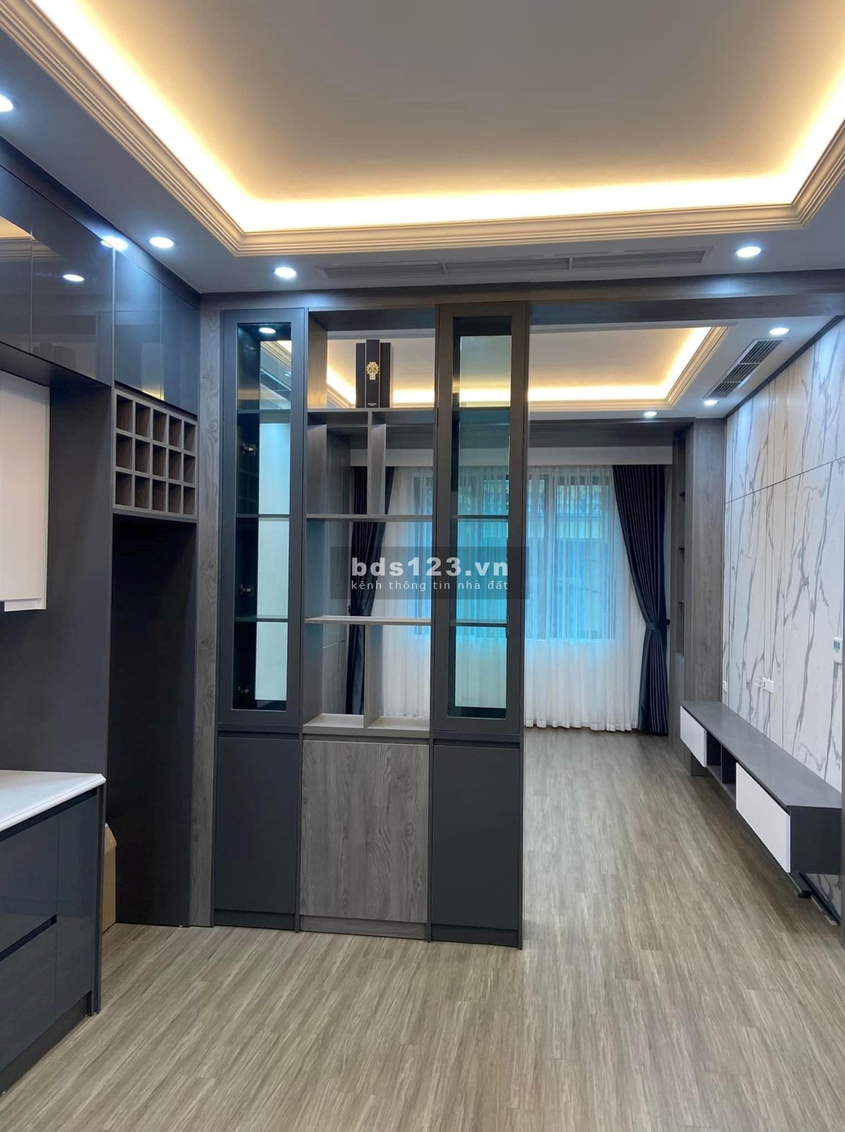 Vị trí siêu đẹp !!! 20 m ra đường Khuất Duy Tiến, khu vực Thanh Xuân 45m2x6T 7.75 tỷ.