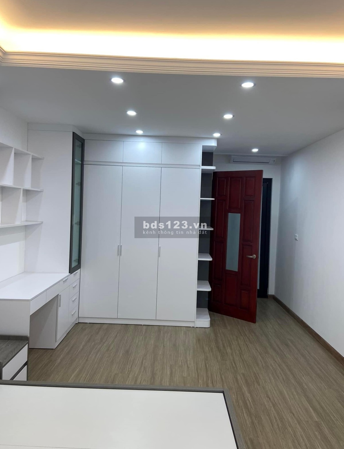 Vị trí siêu đẹp !!! 20 m ra đường Khuất Duy Tiến, khu vực Thanh Xuân 45m2x6T 7.75 tỷ.