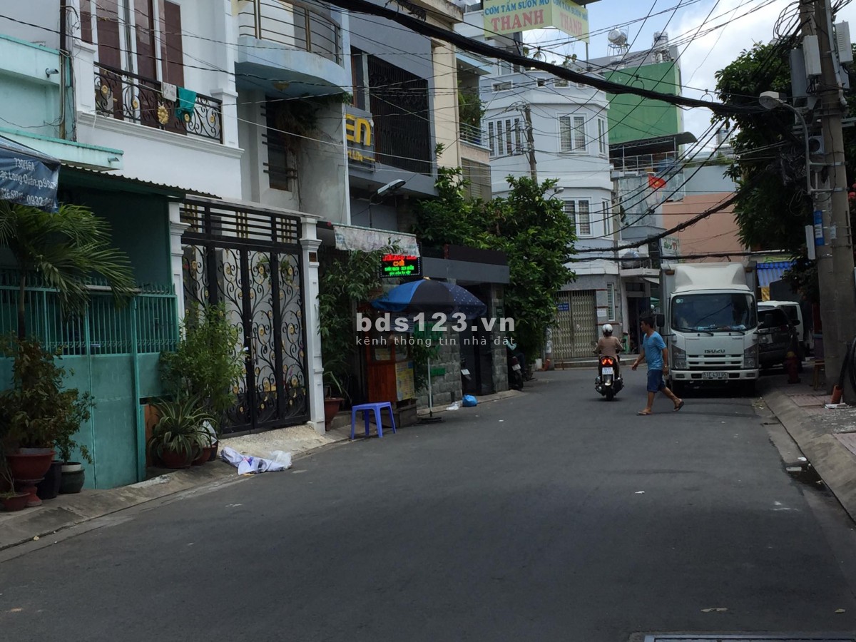 Chính chủ cần bán nhà đường Lạc Long Quân, Tân Bình liên hệ 0982468921