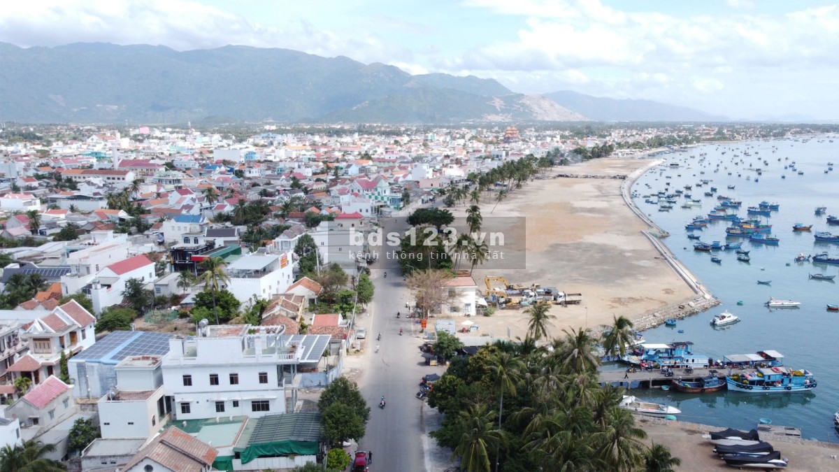 Suất ngoại giao giai đoạn 1 đất biển sổ đỏ trung tâm TT Vạn Giã khu dân cư