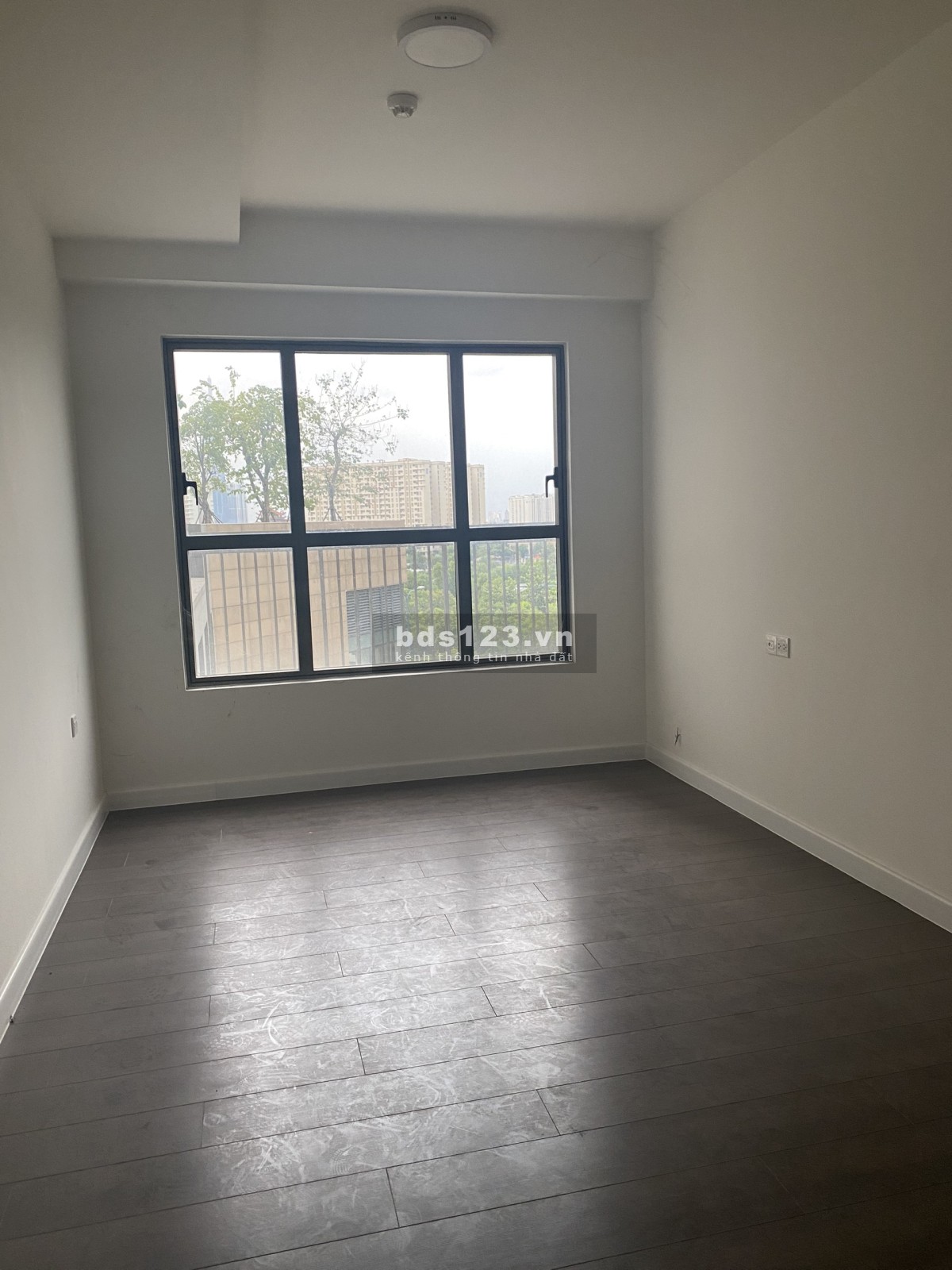 Khẳng định căn 2PN view Hồ bơi ban công hẹp bao trọn rẻ nhất Sun, nội thất sang trọng, không nắng