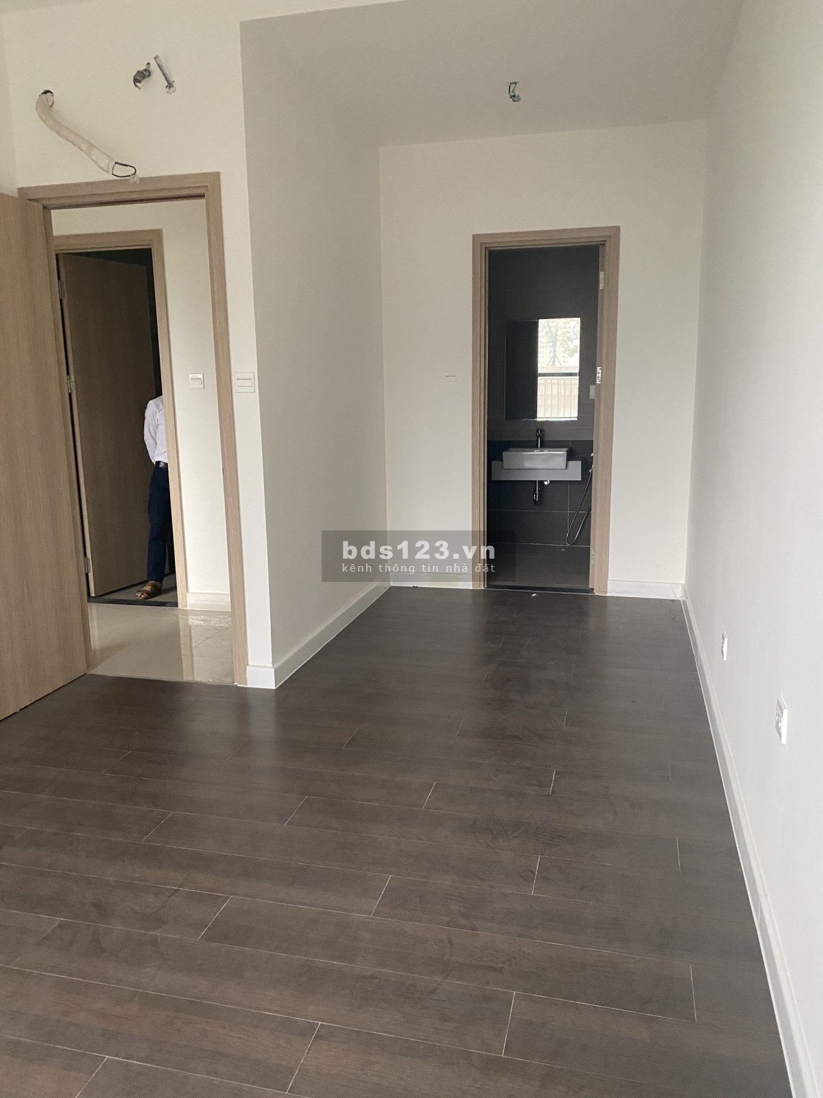 Khẳng định căn 2PN view Hồ bơi ban công hẹp bao trọn rẻ nhất Sun, nội thất sang trọng, không nắng