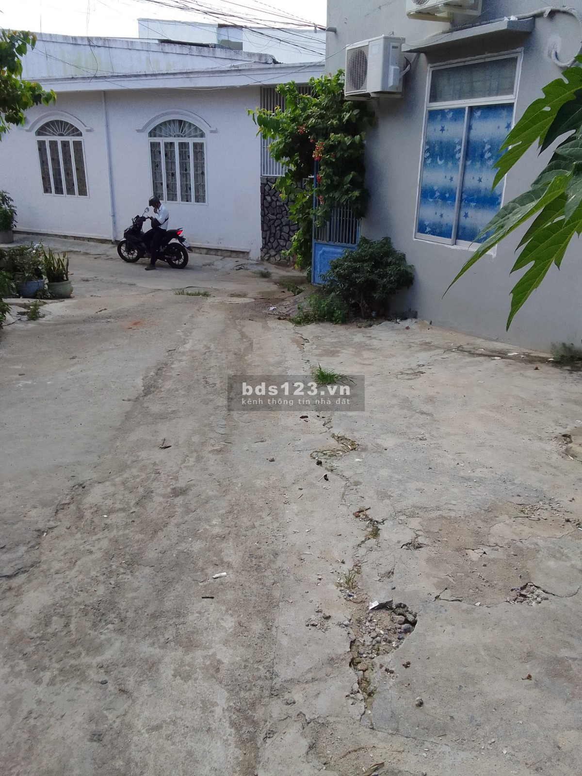 Cần bán gấp nhà mặt phố Nha Trang giá 1,65 tỷ đồng bàn giao FULL nội thất