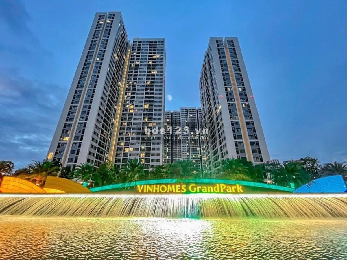 Cho thuê căn hộ 2PN 1WC đầy đủ nội thất Vinhome Grand Park - View hồ bơi thơ mộng