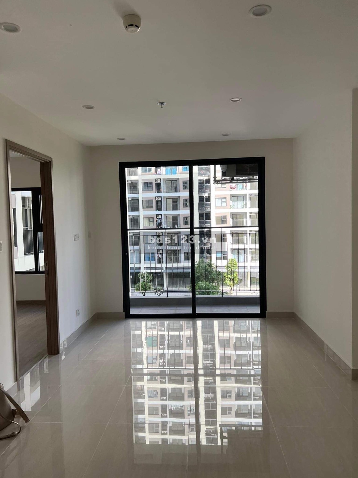 Cho thuê căn hộ 2PN 2WC Vinhome Grand Park tầng cao view thoáng mát