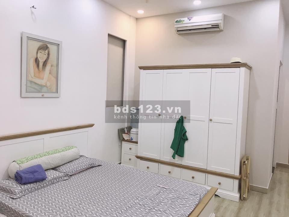 Bán nhà đẹp diện tích 75m² HXH Lạc Long Quân, cần bán gấp giá tốt