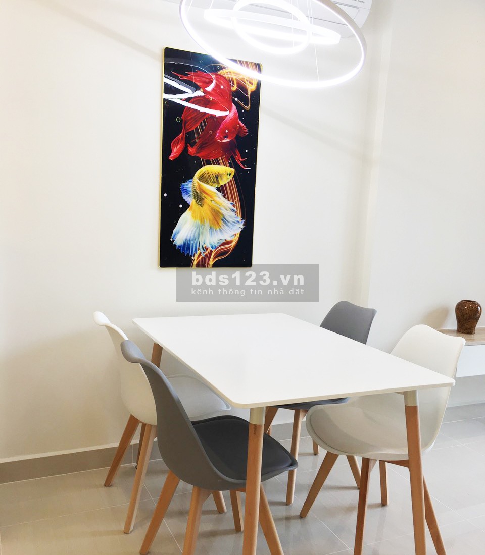 Cho thuê căn hộ 2PN 1WC đầy đủ nội thất Vinhome Grand Park - View hồ bơi thơ mộng