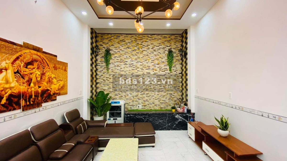 Lã Xuân Oai Tăng Nhơn Phú A Thủ Đức diện tích 70m2 3 tầng bê tông cốt thép giá 6.2 tỷ