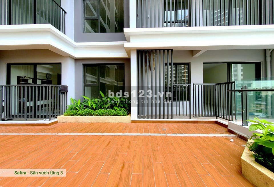 Chính chủ bán căn hộ 2pn-69m2 tầng 3 view sân vườn, giá 2,8 tỷ bao thuế phí