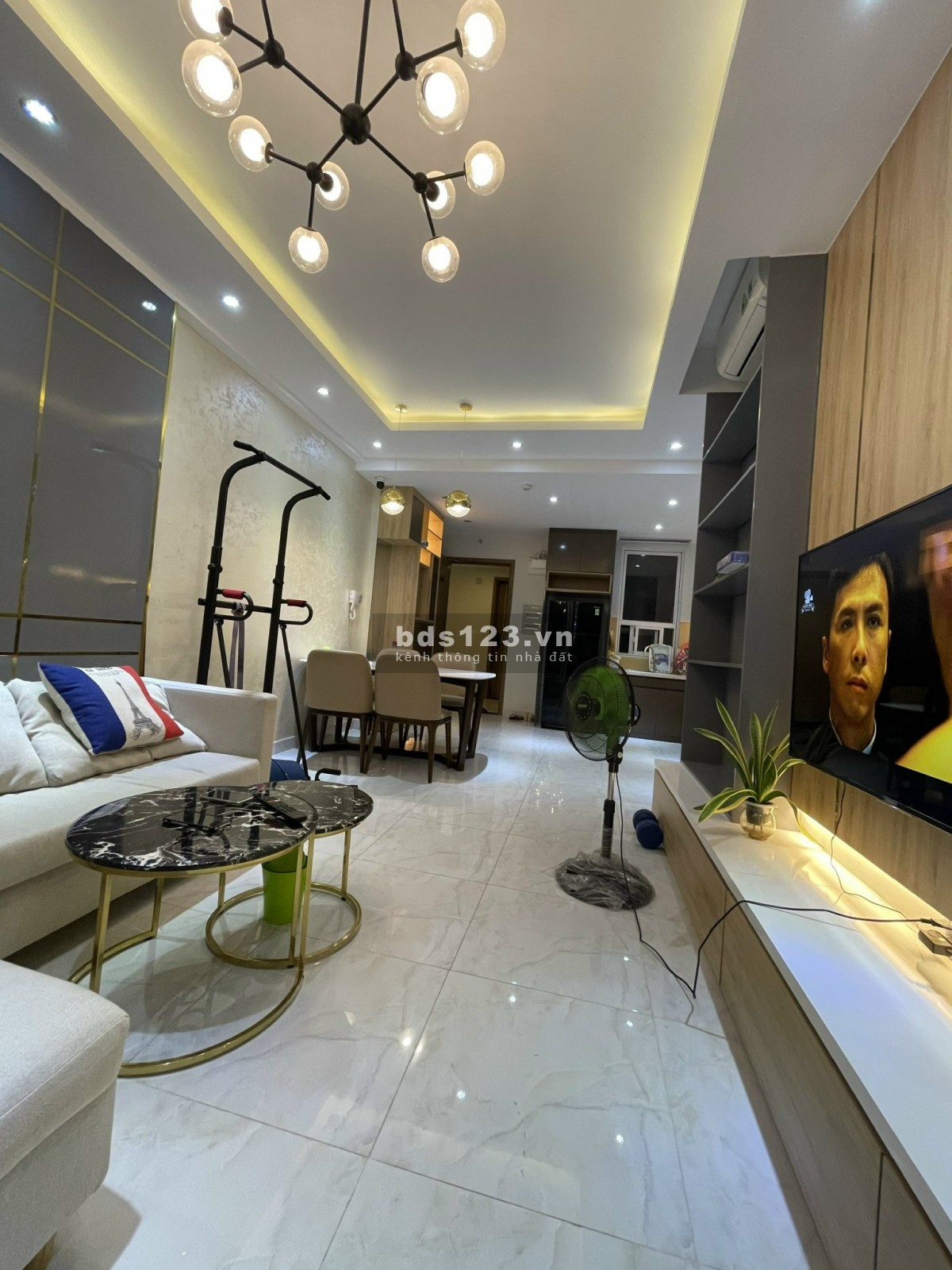 Chuyển nhượng căn hộ Richstar dt 53m2, dt 91m2, góc Hoà Bình - Tô Hiệu, có nội thất 0906847066