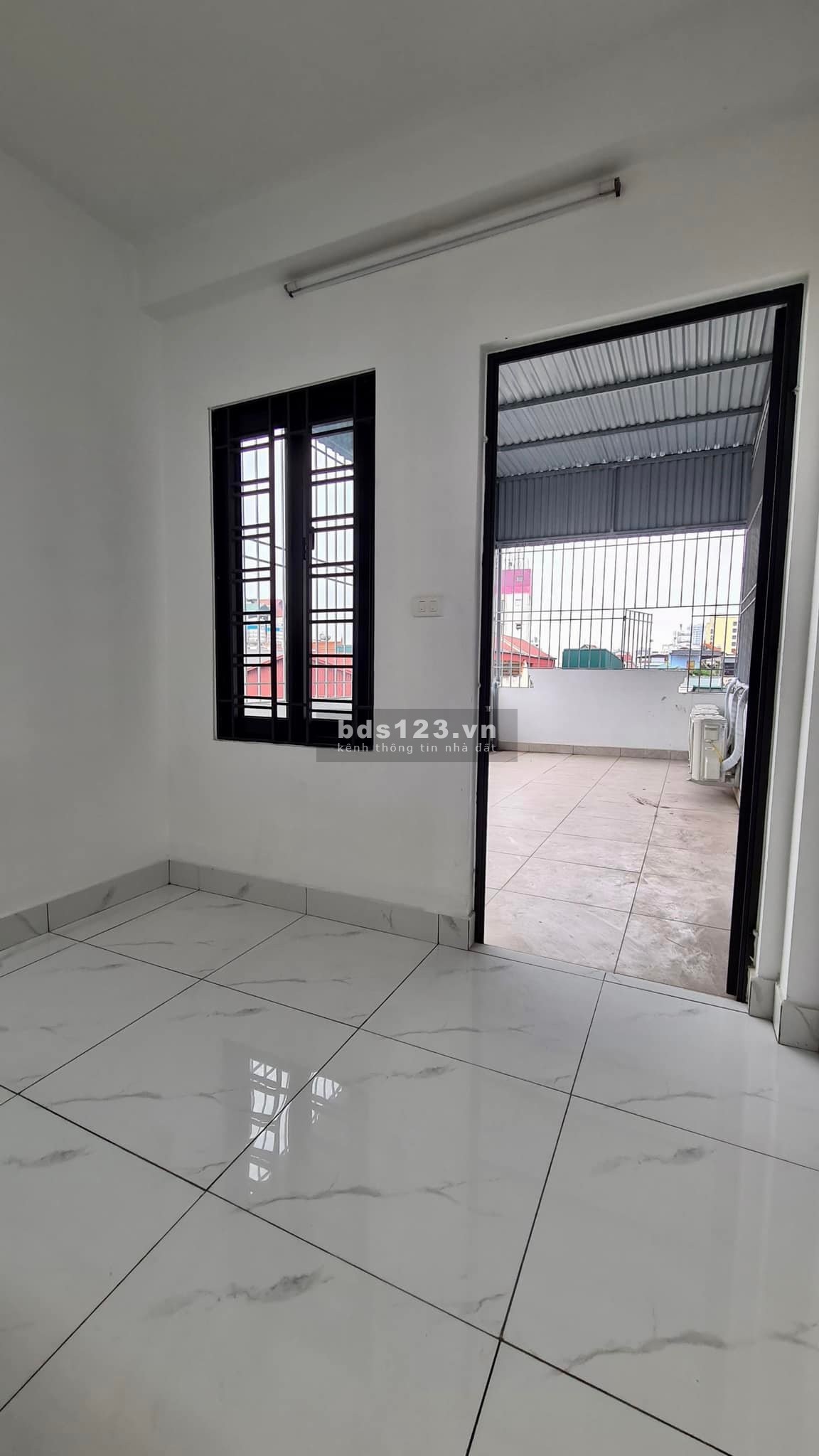 Bán nhà Ngọc Lâm, Long Biên, diện tích sử dụng 38m² x 5 tầng ở ngay, lh 0933388289