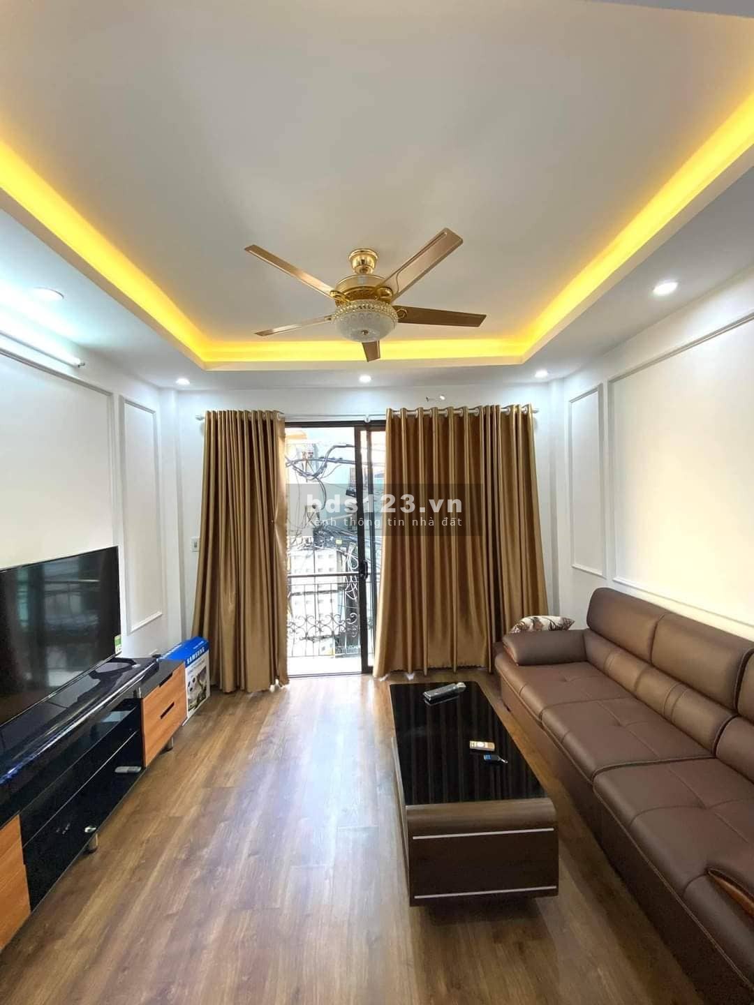 Chính chủ được lộc xuất ngoại bán nhà Vạn Phúc ô tô đỗ cửa, dt 44m2, 5 tầng, giá 6.3 tỷ