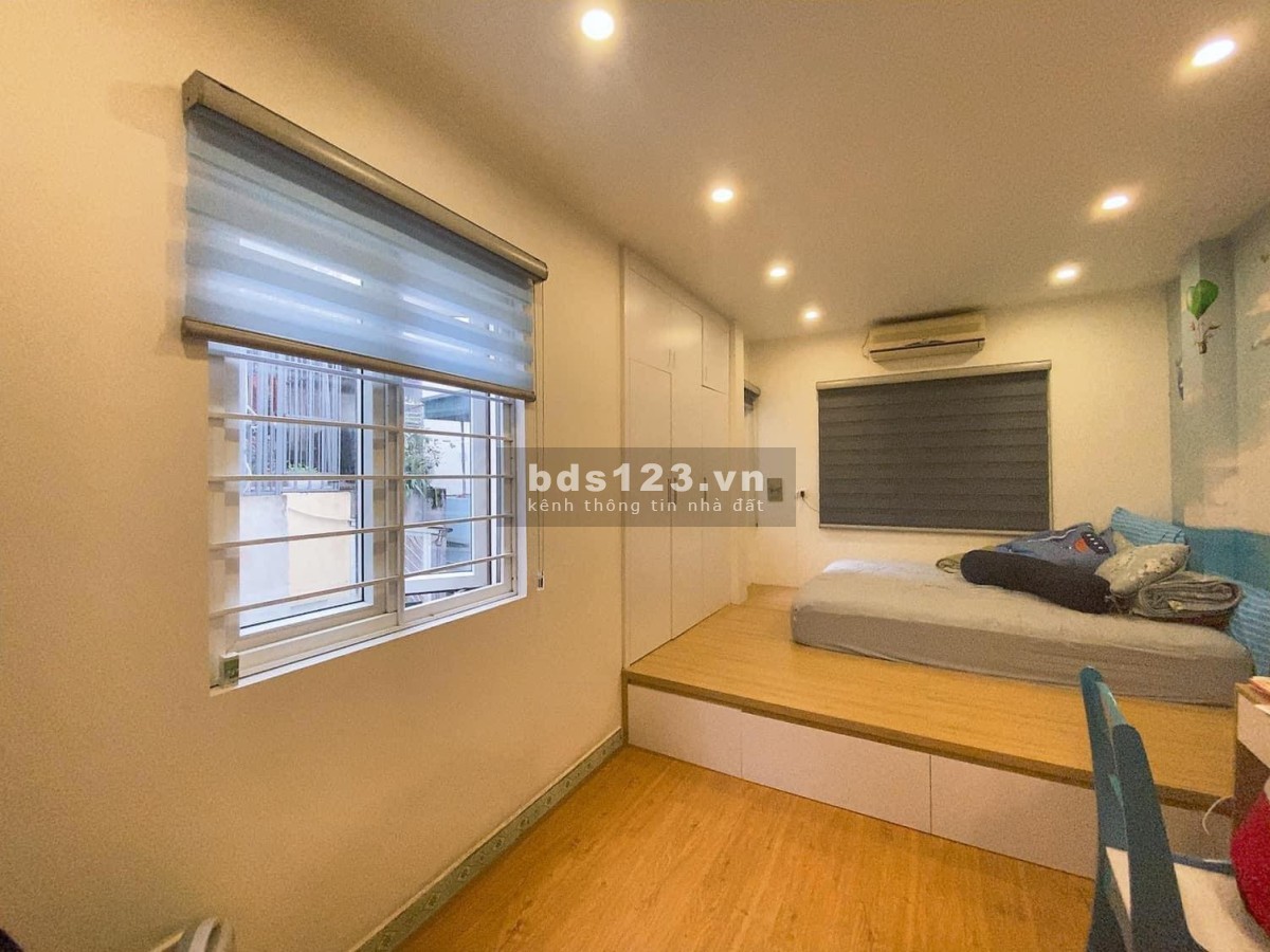 Bán nhà Kim Mã, trung tâm khu DVTM diện tích 21m² giá 3,4 tỷ đồng