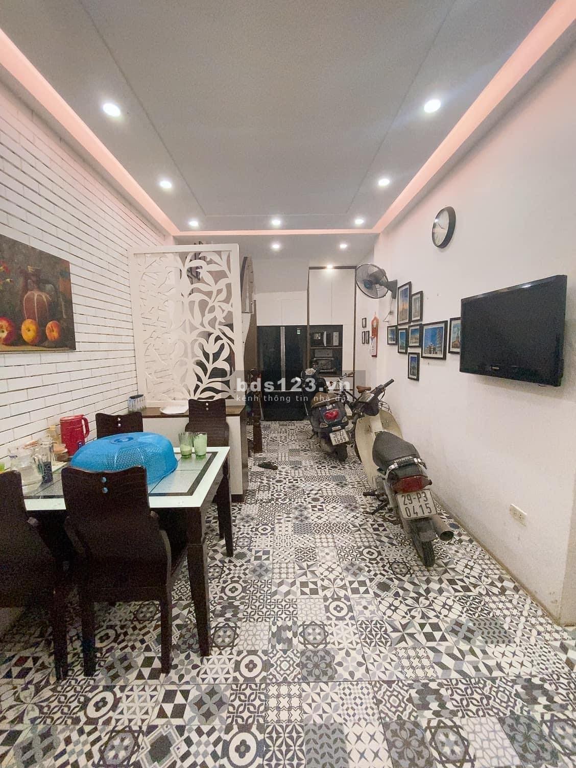 Bán nhà Kim Mã, trung tâm khu DVTM diện tích 21m² giá 3,4 tỷ đồng