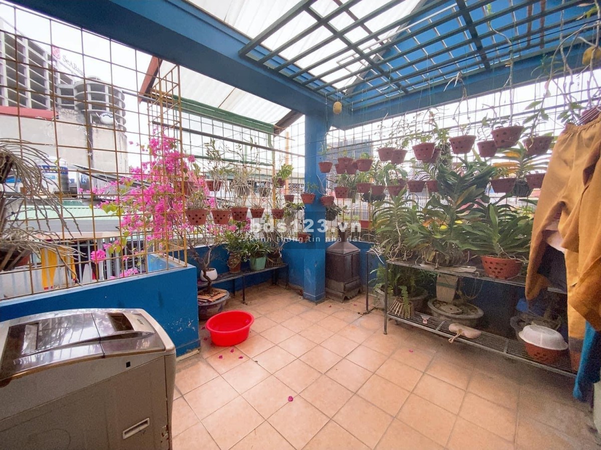 Bán nhà Kim Mã, trung tâm khu DVTM diện tích 21m² giá 3,4 tỷ đồng