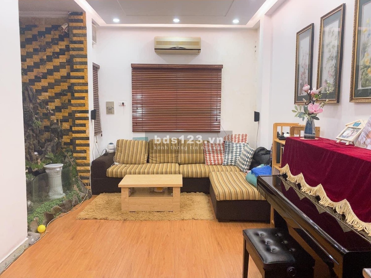 Bán nhà Kim Mã, trung tâm khu DVTM diện tích 21m² giá 3,4 tỷ đồng