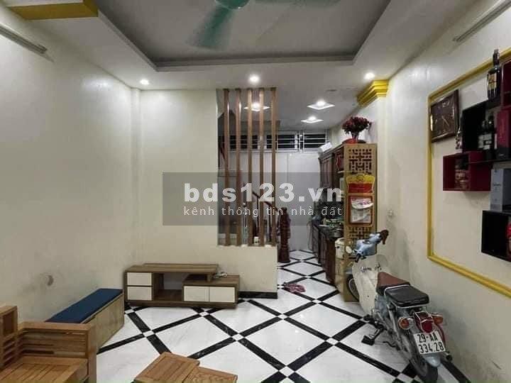 Siêu phẩm nhà Dịch Vọng 37m 5 tầng lô góc ngõ thông giá bán chỉ 4,3 tỷ
