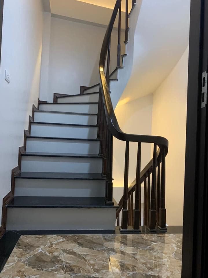 Nhà Mặt Phố Trường Chinh, DT 49m2, 7 tầng, mt 4,2m, vỉa hè, thang máy, kinh doanh đỉnh, giá 18,5 tỷ