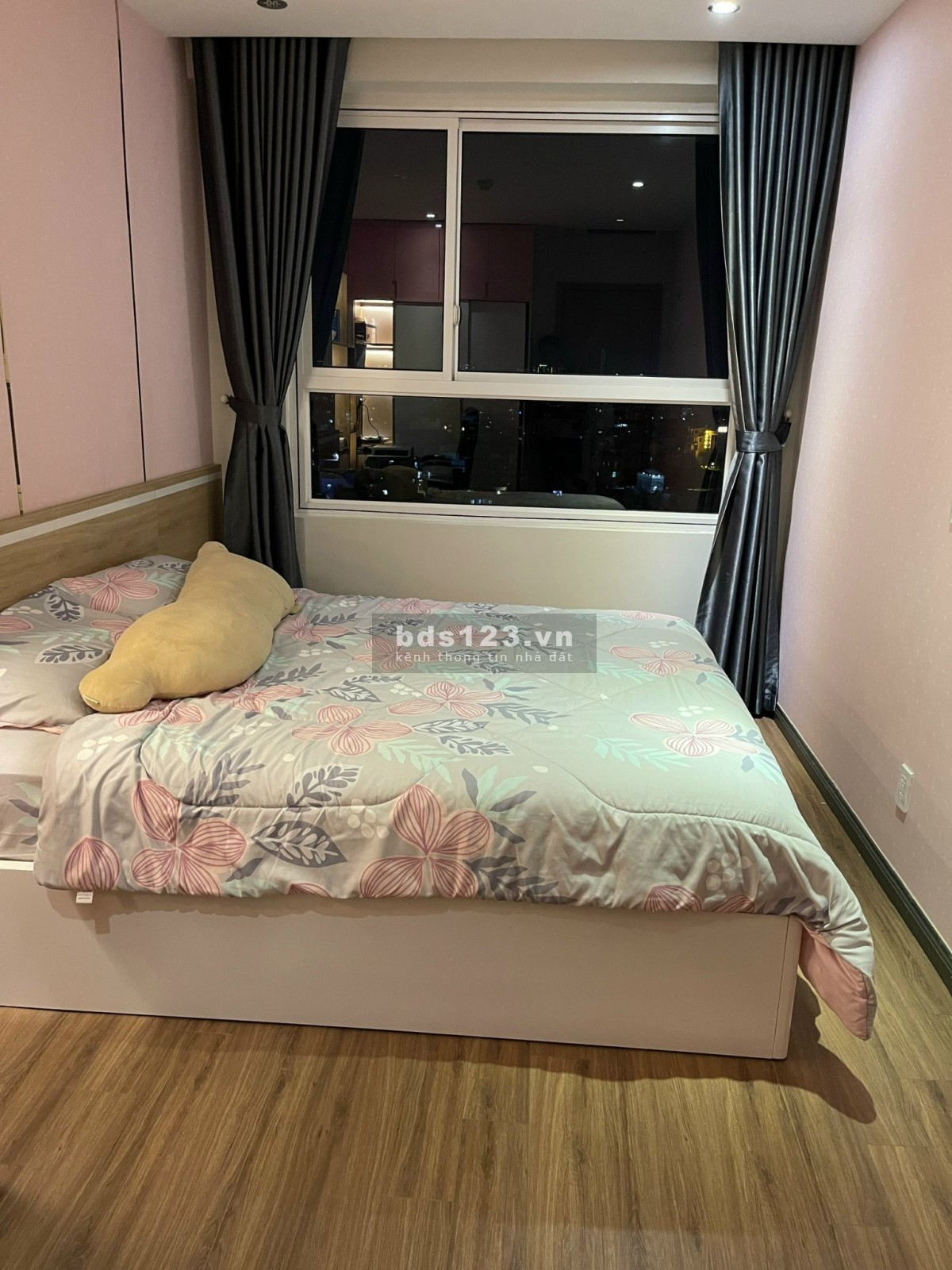 Chuyển nhượng căn hộ Richstar dt 53m2, dt 91m2, góc Hoà Bình - Tô Hiệu, có nội thất 0906847066