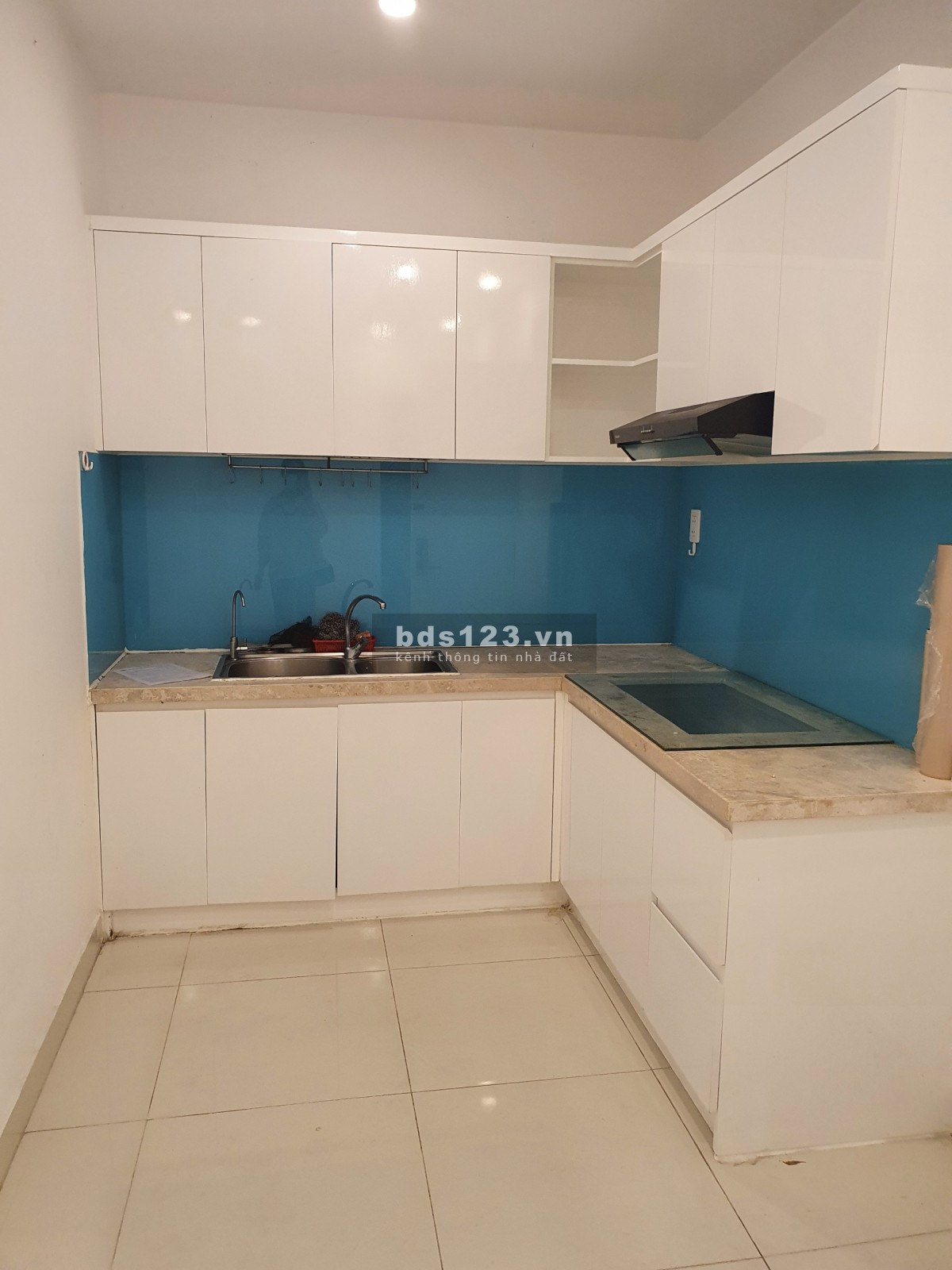 Cần bán căn hộ FLorita quận 7, 2 phòng ngủ, giá bán 3.3 tỷ, liên hệ 0878162162