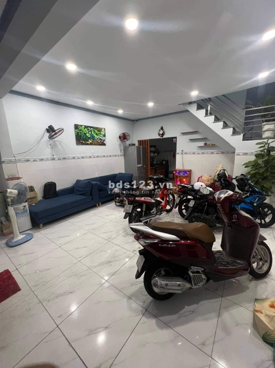 Mặt Tiền Đỗ Xuân Hợp Phước Long A Thủ Đức ngang 5.3m 4.3ty hàng ngộp nặng