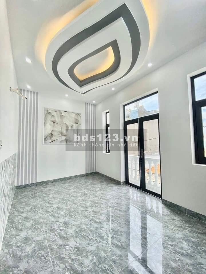 Nhà mới xây 100%, DT 43m², kết cấu 4 tầng, gần Phố Trương Định giá 4 tỷ đồng