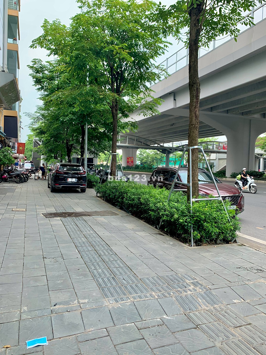 Bán nhà Phạm Văn Đồng dtsd 40m2, 5 tầng, ô tô đỗ cửa, gần hồ, sát phố, CV Hòa Bình giá bán 6.2 Tỷ